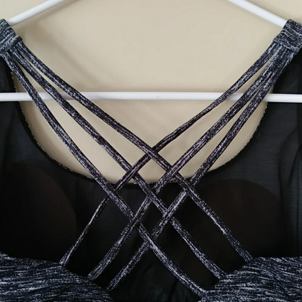 Victoria Sport Strappy Padded Sports Bra M Black White - Picture 8 of 16